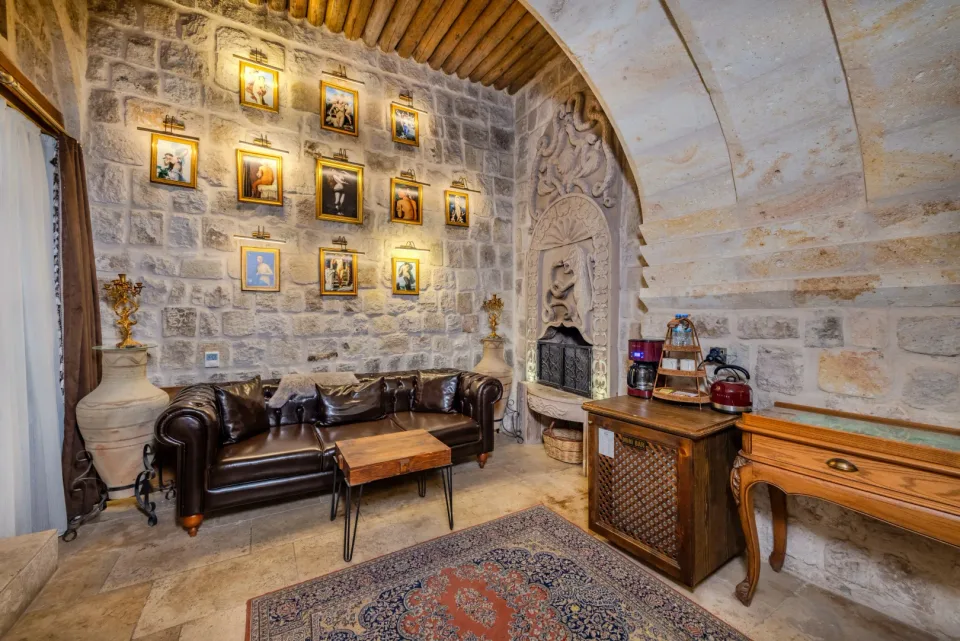Medusa - CappaVia Cave Hotel