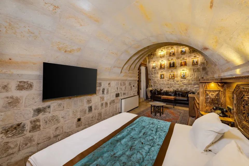 Medusa - CappaVia Cave Hotel