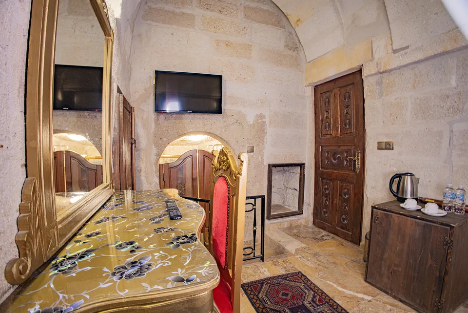 Suite 109 - Royal Cave Hotel