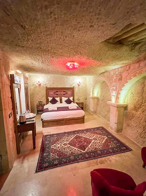 Private Pool Suite - Solo Cave Suites