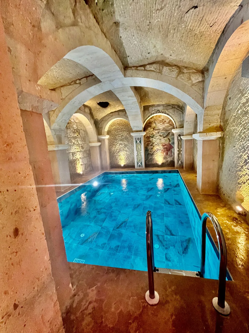 Private Pool Suite - Solo Cave Suites