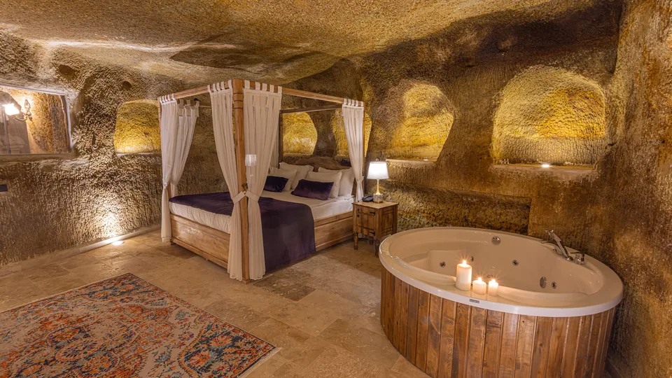 Chakra Special Caves – in-room bathtub
