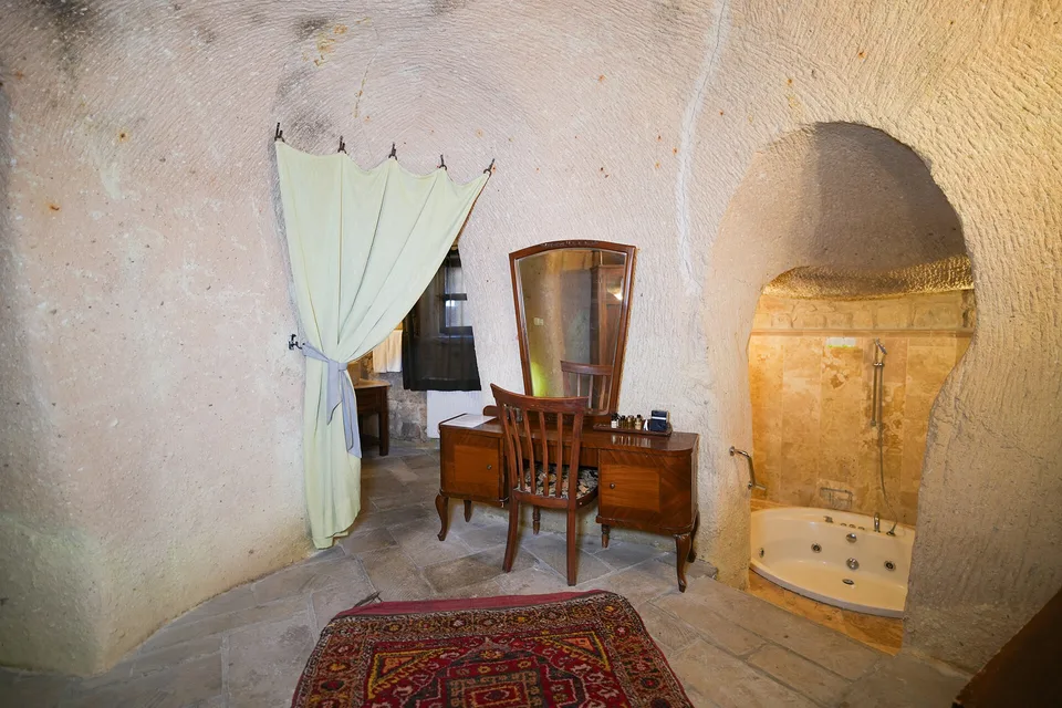 Deluxe Cave Suite, Dere Suites – room interior