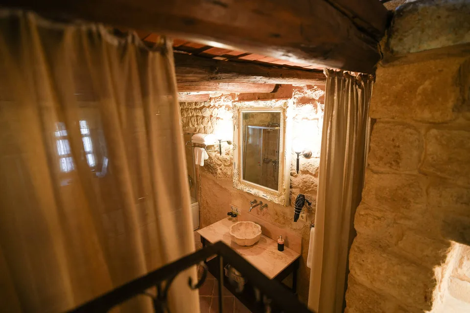 Junior Cave Suite, Dere Suites – odanın iç görünümü
