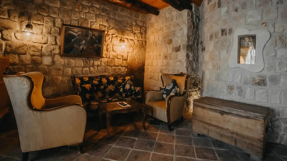 King Suite, Dere Suites – odanın iç görünümü