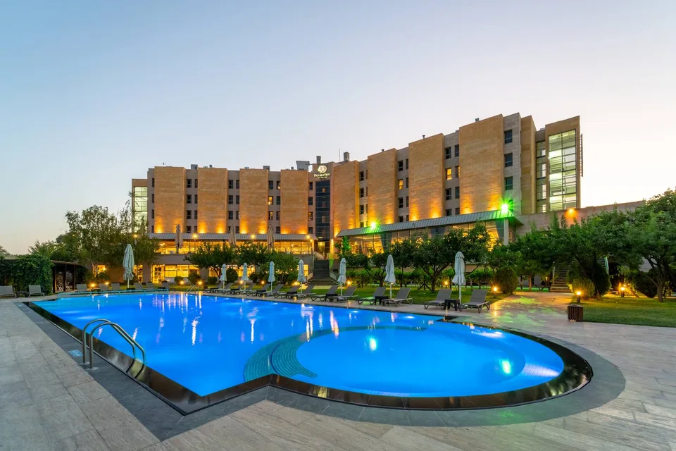 DoubleTree by Hilton Avanos - Cappadocia – outdoor pool