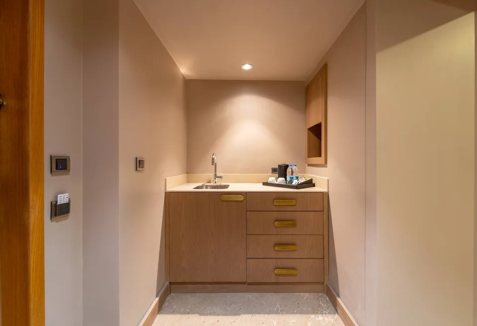 King One Bedroom Suite, DoubleTree by Hilton Avanos - Cappadocia – room sitting area