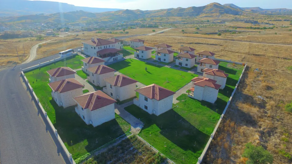 Elevres Stone House – hotel exterior