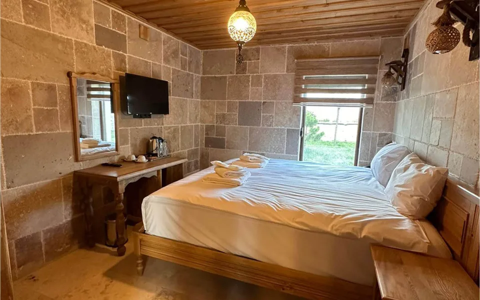 Standard Room, Elevres Stone House – room interior