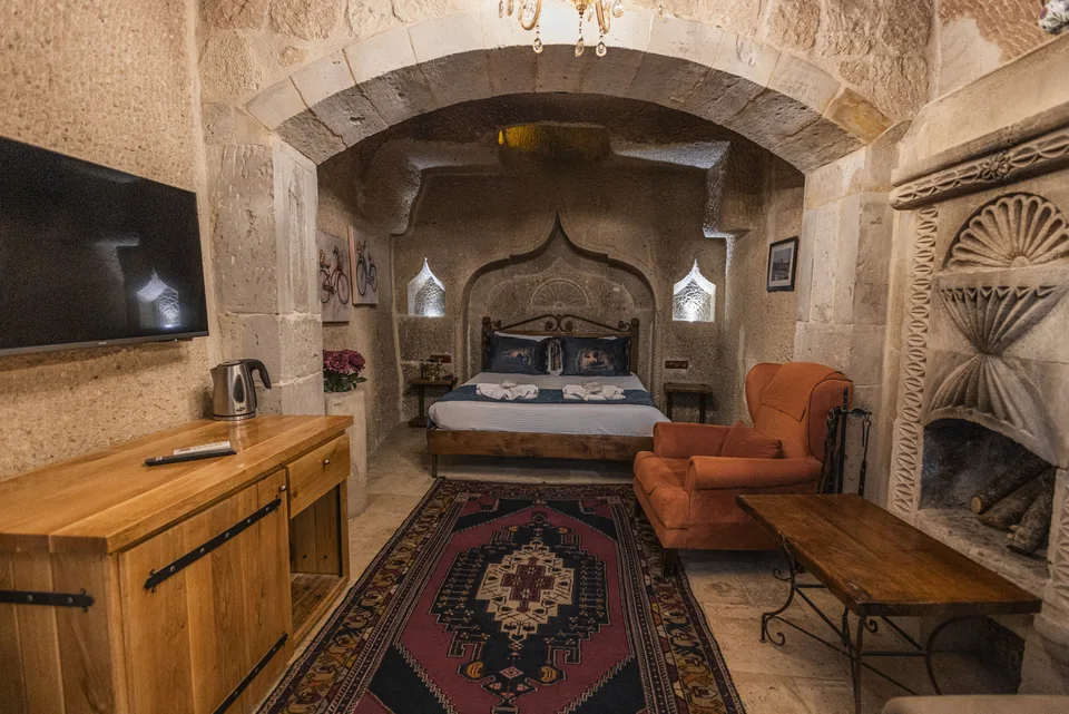 Deluxe Double Room, Göreme Cave Suites – odanın iç görünümü