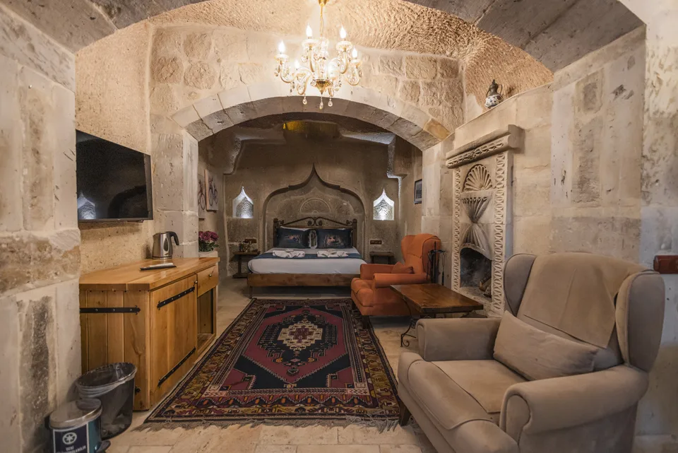 Deluxe Double Room, Göreme Cave Suites – odanın iç görünümü