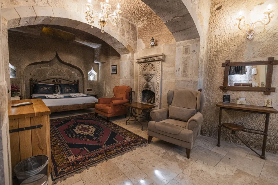 Deluxe Double Room, Göreme Cave Suites – odanın iç görünümü