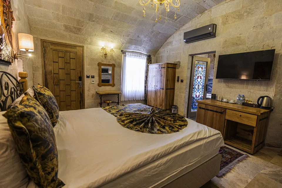 Junior Suite, Göreme Cave Suites – odanın iç görünümü