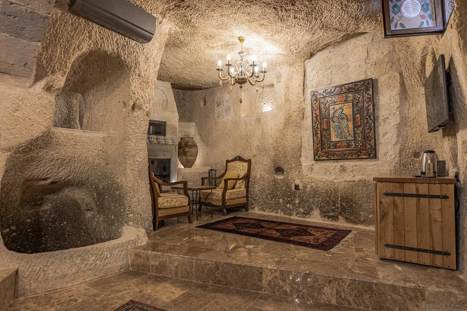 Room With Pool, Göreme Cave Suites – odanın iç görünümü