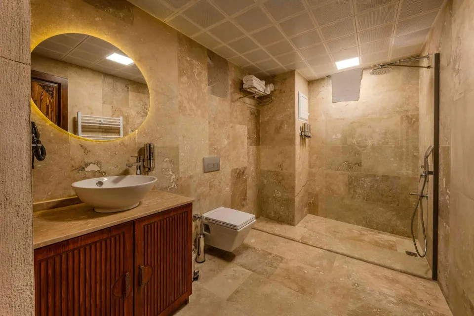 Latona Stone Palace – bathroom