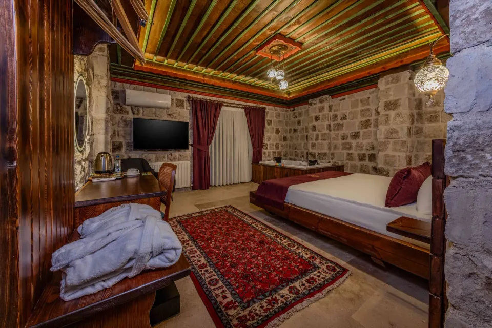 Latona Stone Palace – guest room interior