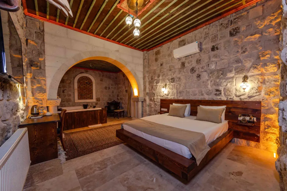 Apollon, Latona Stone Palace – odanın iç görünümü
