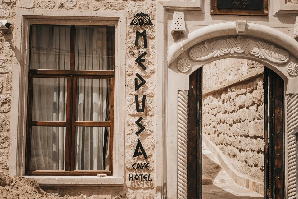 Medusa Cave Hotel – hotel entrance
