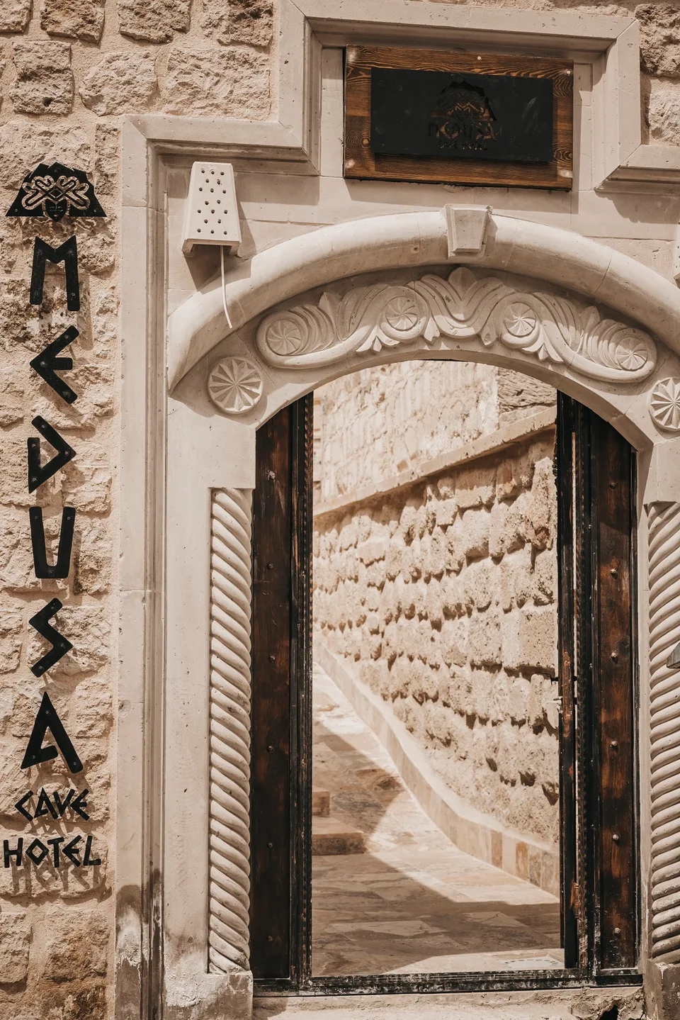 Medusa Cave Hotel – hotel entrance