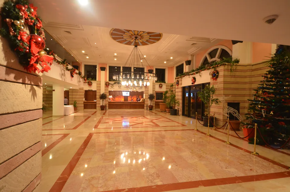Perissia Hotel & Convention Center – lounge area