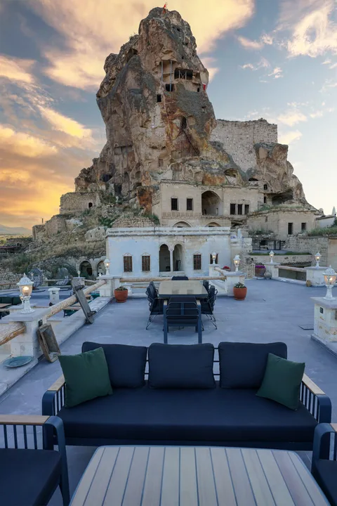 Solo Cave Suites – hotel exterior
