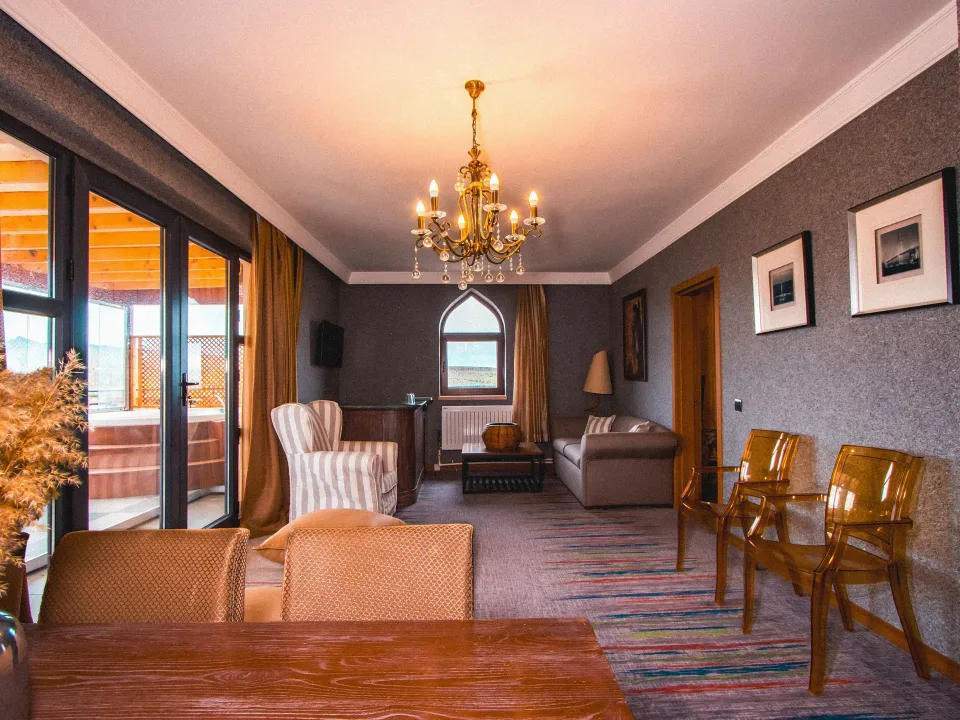 Deluxe Suite, Suhan Kapadokya – odanın oturma alanı