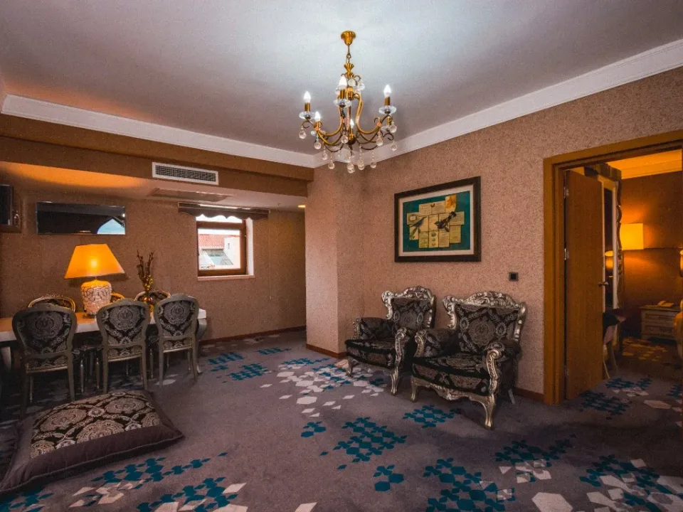 King Suite, Suhan Kapadokya – odanın oturma alanı